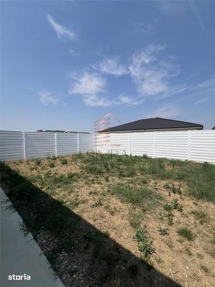 Casă cu 4 camere cu Teren 296 Mp în Oșorhei