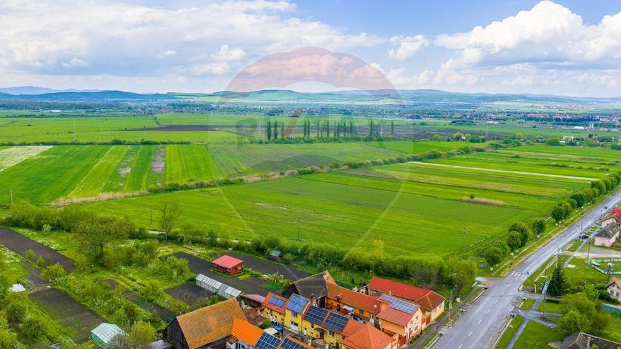 Teren agricol extravilan de 10000 mp, în Prejmer