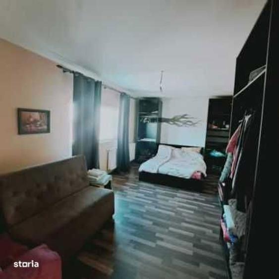 Casă cu 4 camere cu Teren 215 Mp în Crevedia