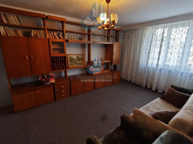 Apartament cu 2 camere decomandat în Periferie