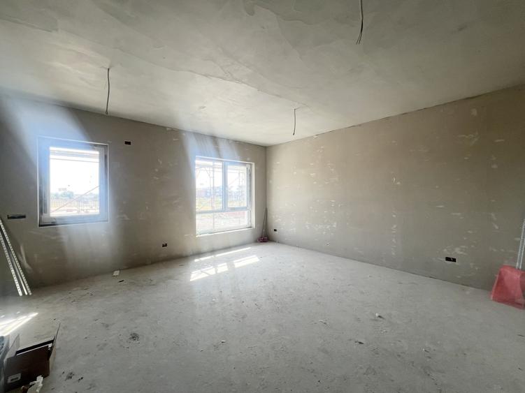 Apartament cu 2 camere decomandat în Giroc