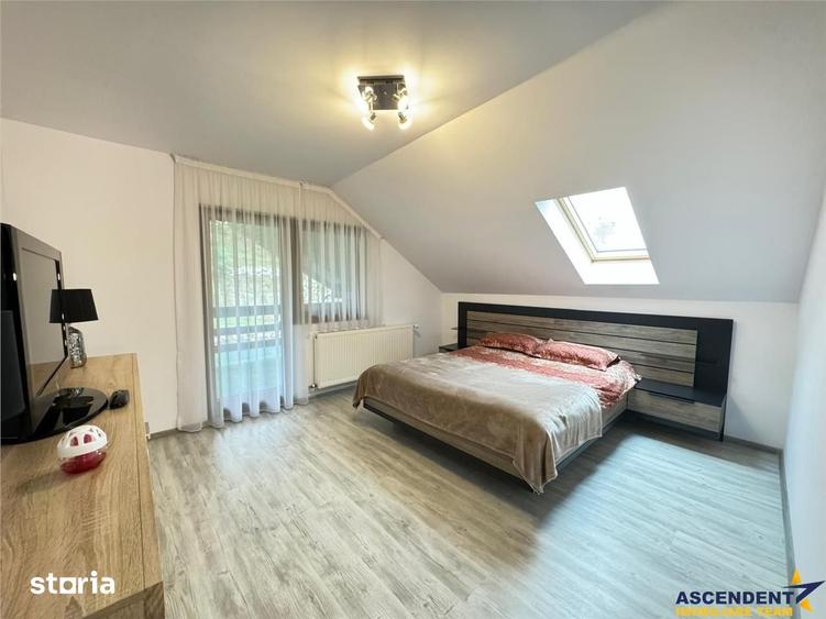 Casă cu 4 camere cu Teren 1620 Mp în Livezeni