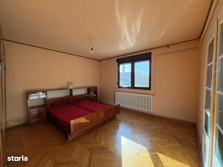 Casa Romaneasca de vanzare 8camere teren 624mp 22ml Bujac cu potential - 11