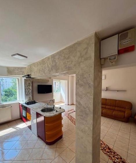 Apartament cu 3 camere decomandat, mobilat în Iancului