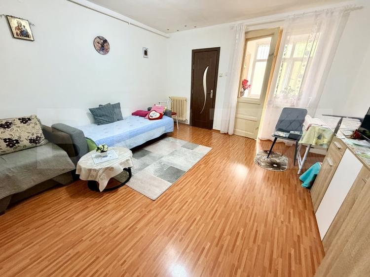 Garsonieră decomandată, mobilată în Cugir