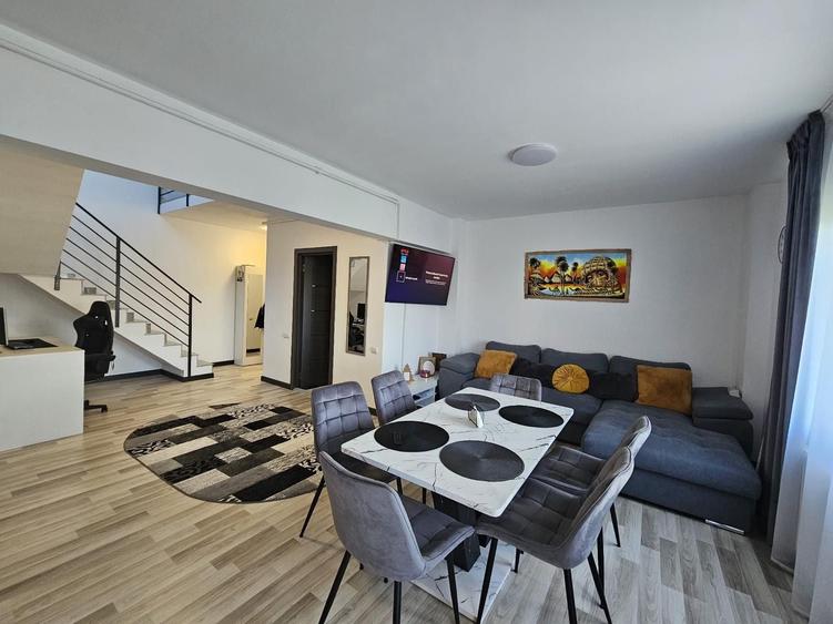 Apartament cu 3 camere decomandat în Jucu