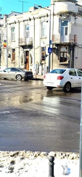 Garsonieră decomandată în Central