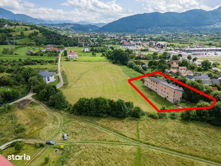 Casă cu Teren 2000 Mp în Central
