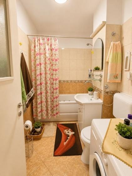 Apartament cu 2 camere decomandat, mobilat în Micro 17