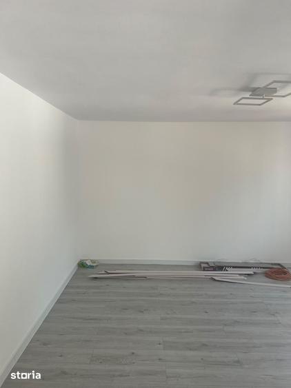 Casă cu 3 camere cu Teren 200 Mp în Calea București