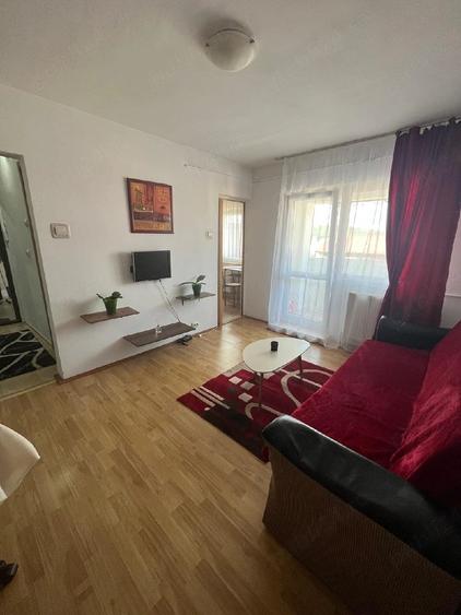 Inchiriez apartament - 1