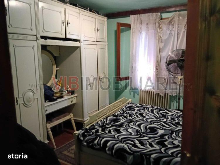 Casă cu 6 camere cu Teren 722 Mp în Aradului