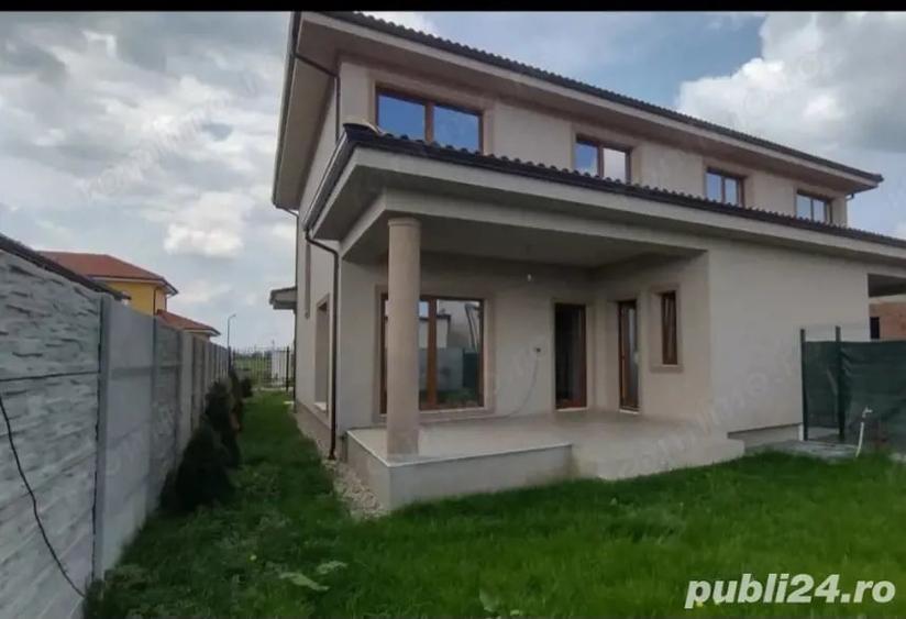 Casă cu 6 camere cu Teren 280 Mp în Săcălaz