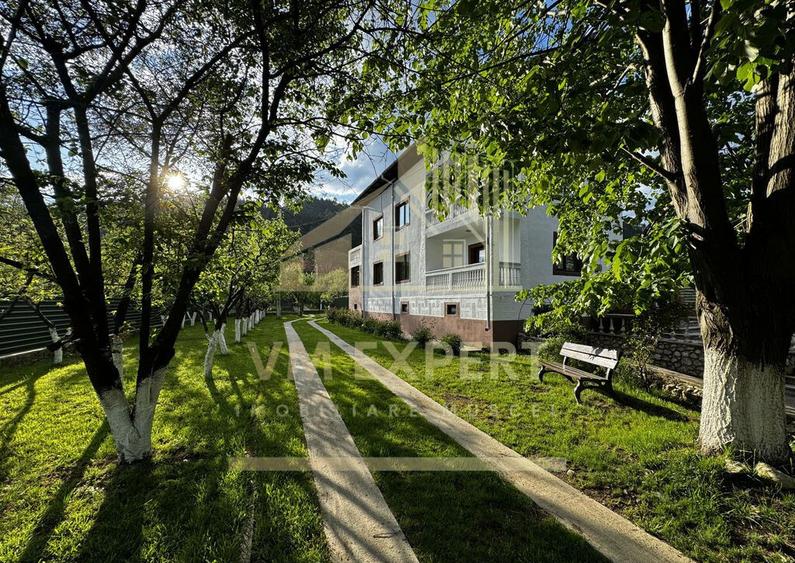 VILA S+P+E-306 MP, TEREN 2078 MP, CAMPULUNG - 16