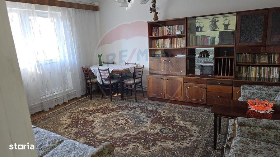 Apartament 4 camere de inchiriat in Radauti - 6