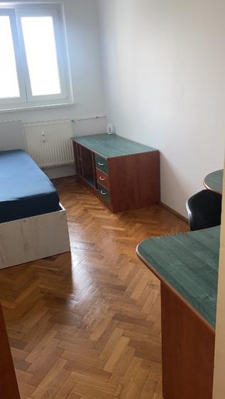 Ofer spre închiriere apartamentul cu trei camere în Drumul Taberei la Favorit  - 7
