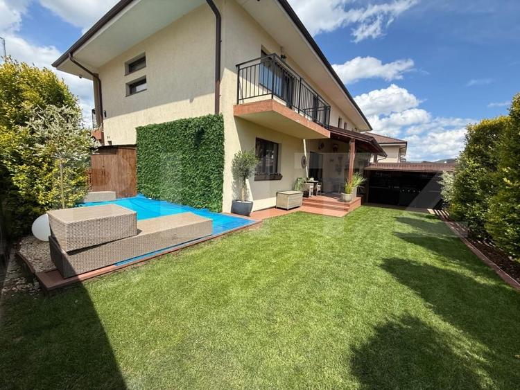 Duplex 4 camere, 120 mp utili, 300 mp de teren, piscina incalzita, zona Terra - 1
