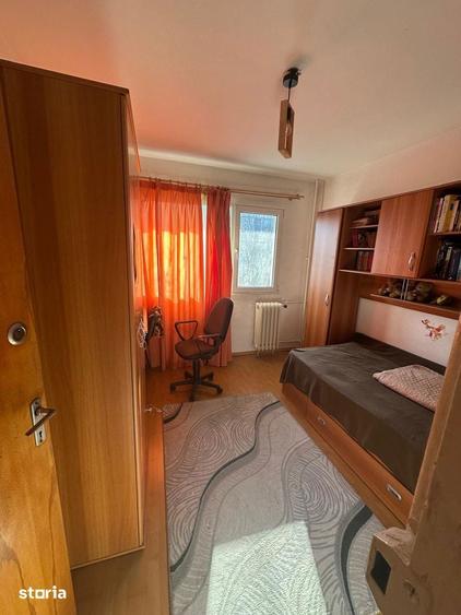 Apartament cu 4 camere decomandat în Militari