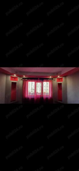 Vand apartament decomandat , cu doua camere ?i doua balcoane , la etaj 2 - 2