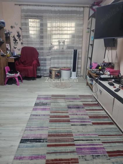 Apartament cu 3 camere la vanzare Apartament cu 3 camere la vanzare