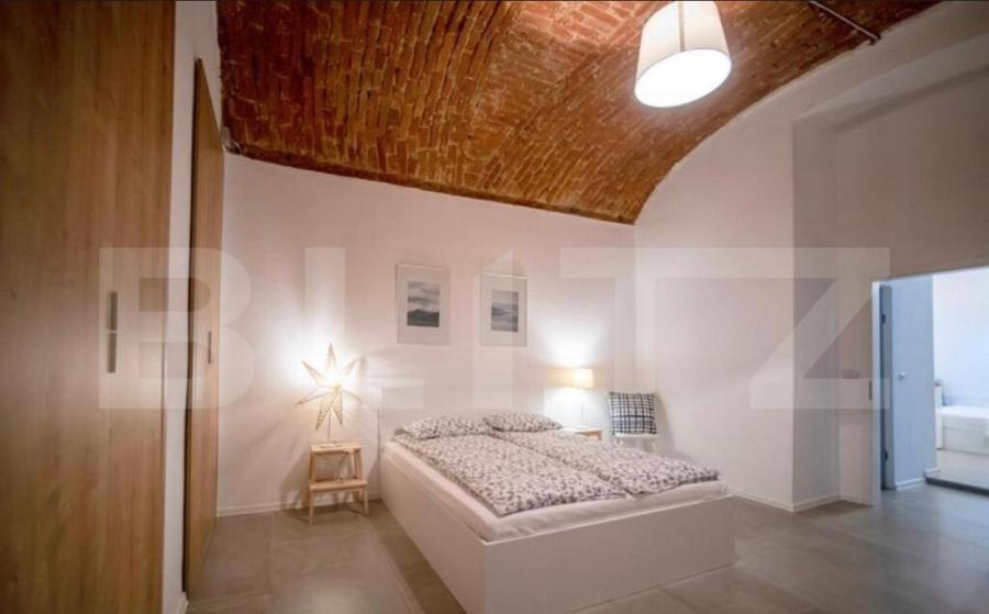 Cladire de patrimoniu din secolului XIX, de vanzare, zona - 9