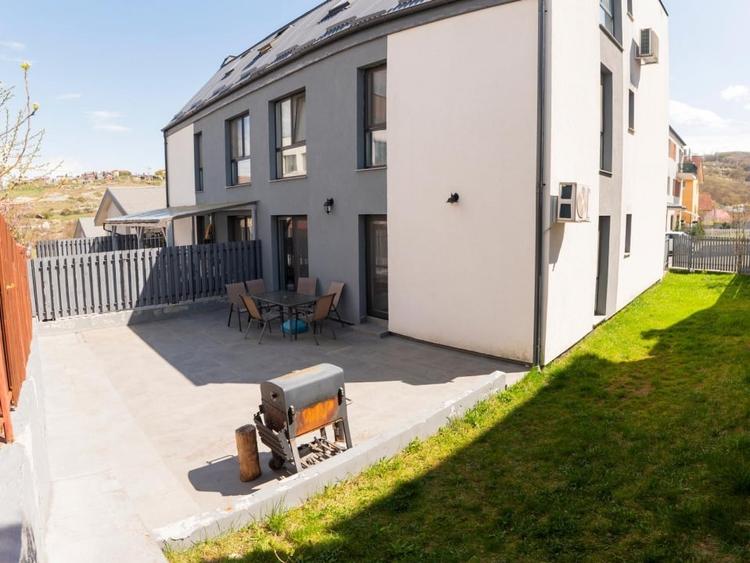 Apartament 3 camere în vilă - grădină și terasă , Str. Câmpului - 2