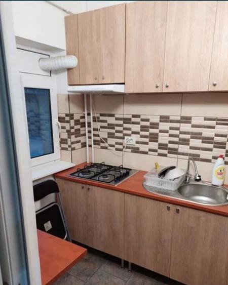 - Garsoniera La Cheie, Bariera Calarasilor, etaj 3 - 3