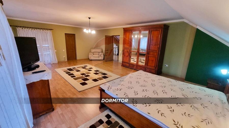 Casă / Vilă de lux cu 2 garaje, 10 camere de vânzare în BAIA MARE - 24