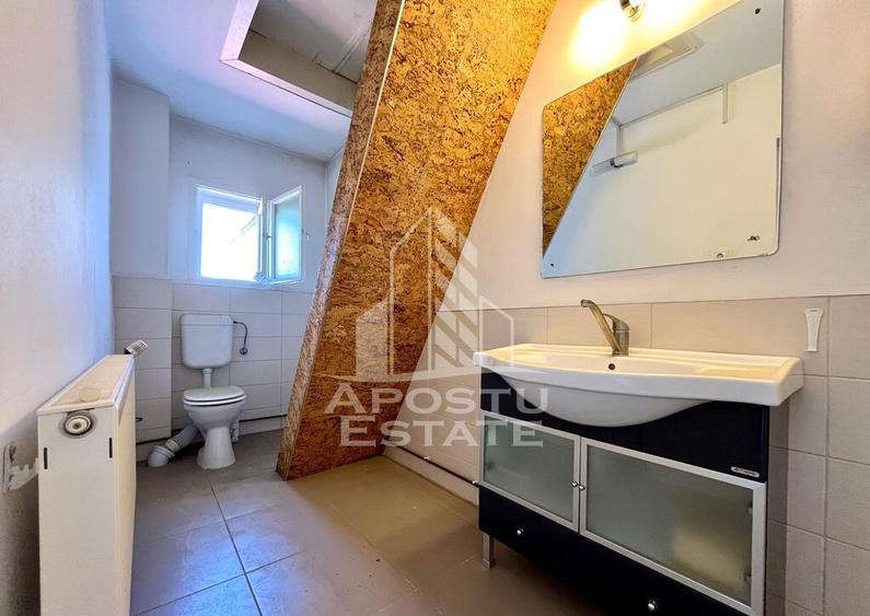 Casa cu 5 camere, 2 bai, pretabila pentru birouri. Girocului - 11