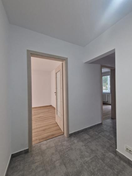 Brancoveanu - Apartament 3 camere - 2 gr sanitare - et 1 -  renovat - decomandat - 3