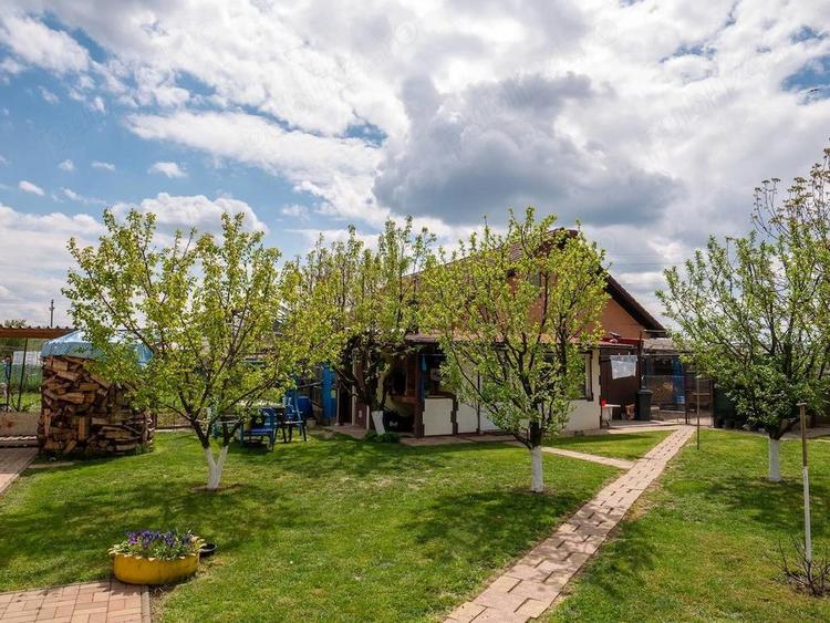 De vanzare: Casa impreuna cu Curte ?i Gradina, Garaj ?i Parcare | Ora?tie - 5