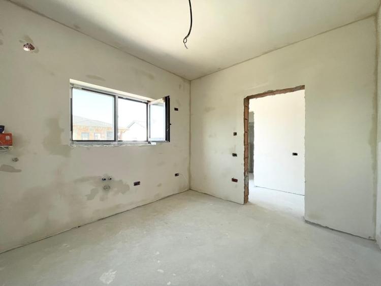 Duplex 5 camere, toate utilitatile - Mosnita - 8