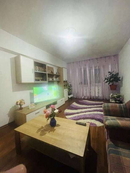 De vanzare apartament 3 camere decomandat! - 1