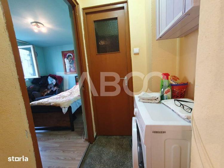 Apartament de vanzare 2 camere semidecomandat zona 13 Decembrie - 1