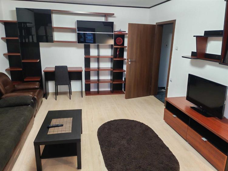 Apartament cu 2 camere decomandat în 13 Septembrie