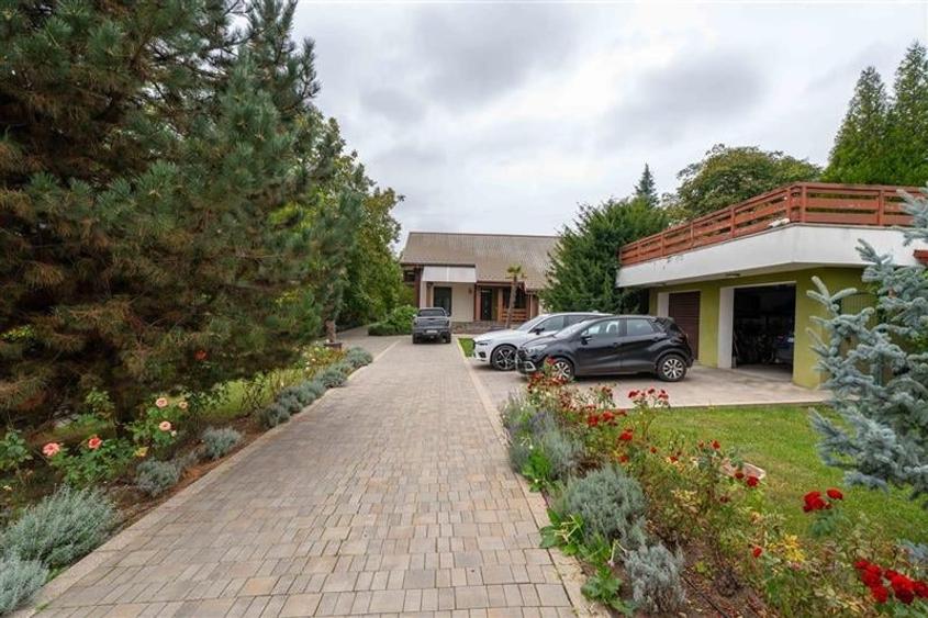 Vila individuala exclusivista cu teren generos in Bucium, Iasi - 1