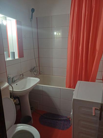 Inchiriez garsoniera mobilata si utilata Brazda etajul 1 - 5