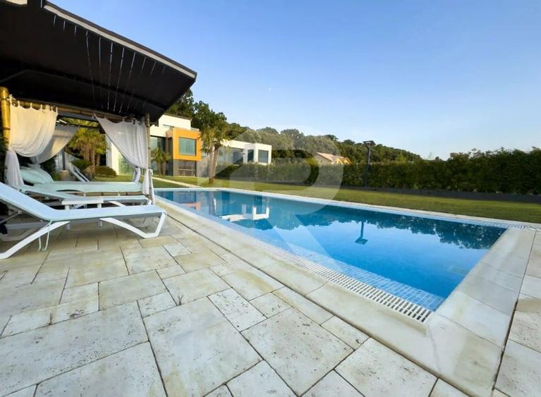 Pe Malul Snagovului, Unde Luxul Devine Cotidian - 41