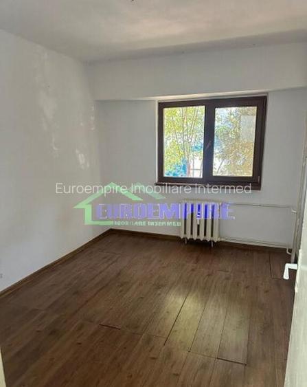 Apartament 2 camere de vanzare zona Casa de Cultura