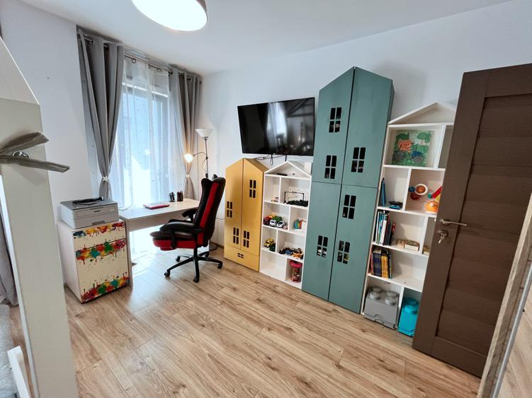 Apartament cu 3 camere decomandat în Bună Ziua