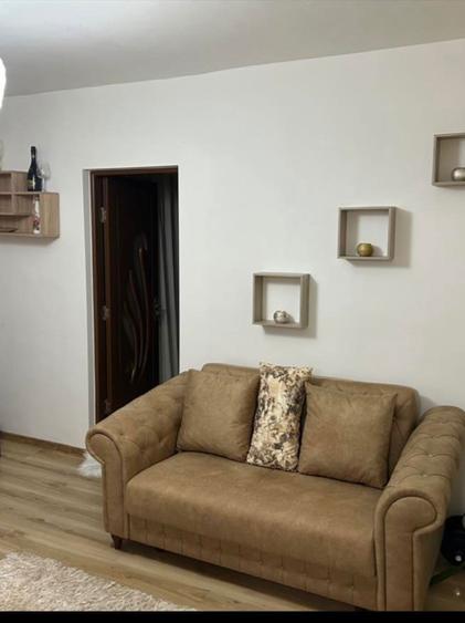 Inchiriez apartament 2 camere - 3