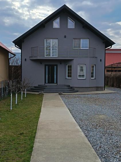 Casa+ teren+ anexe de vanzare - 1