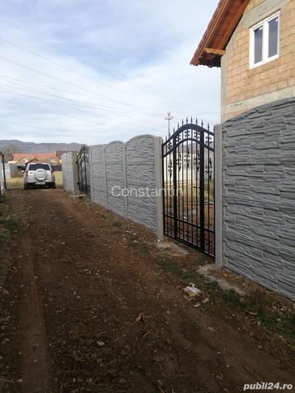 Se vinde casa la rosu