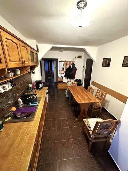 BUCOVINA - ETAJ 2 - DECOMANDAT - 4 CAMERE - 2 BAI - 2 BALCOANE - CENTRALA PROPRI - 1