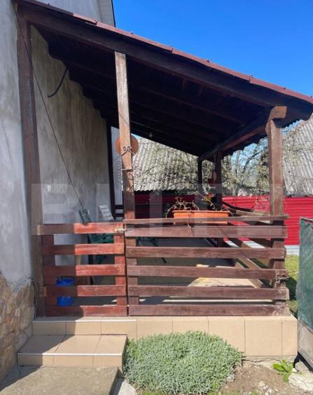 Casa cu 3 camere, 90 mp, 2 anexe gospodaresti si teren de 30 - 7