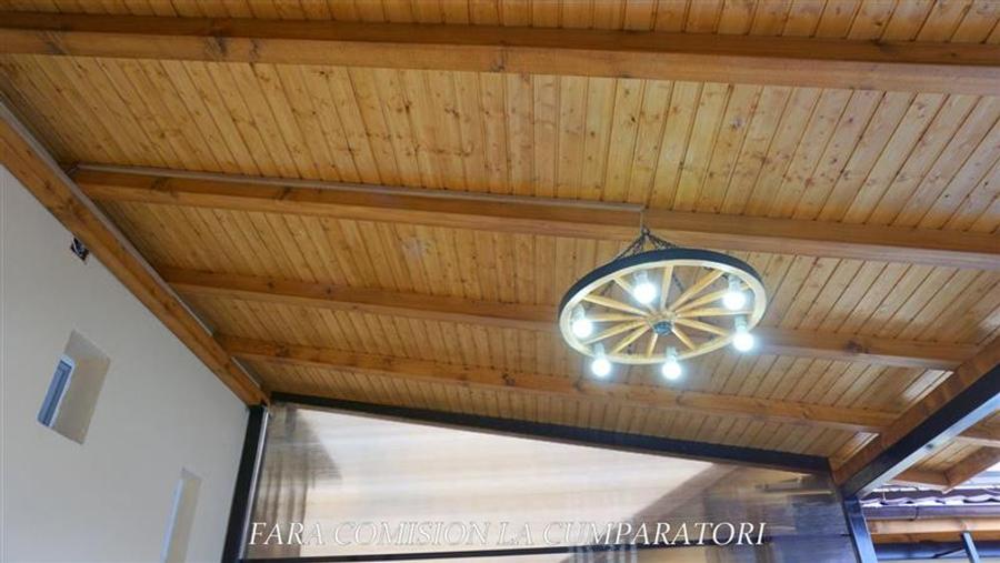 Casă individuală cu 3 camere cu Canalizare în Central