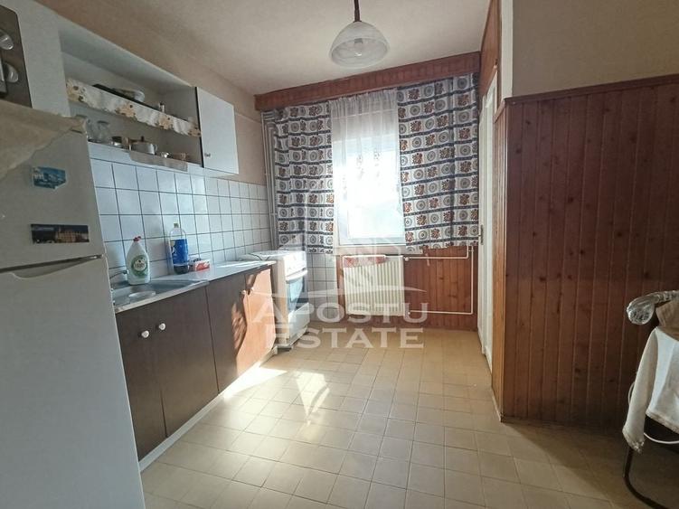 Apartament 3 camere, 2 balcoane, 2 bai, Bd.Dambovita. COMISION 0% - 2