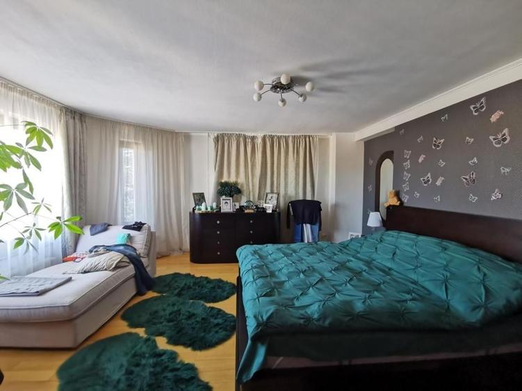 Casă cu 5 camere cu Teren 950 Mp în Snagov