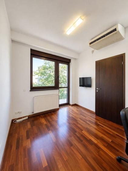 Apartament cu 5 camere în Herăstrău
