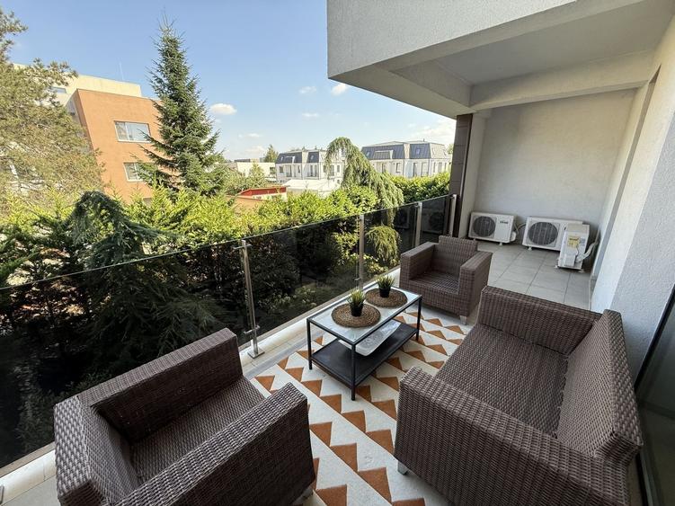 Apartament cu 3 camere, mobilat în Iancu Nicolae